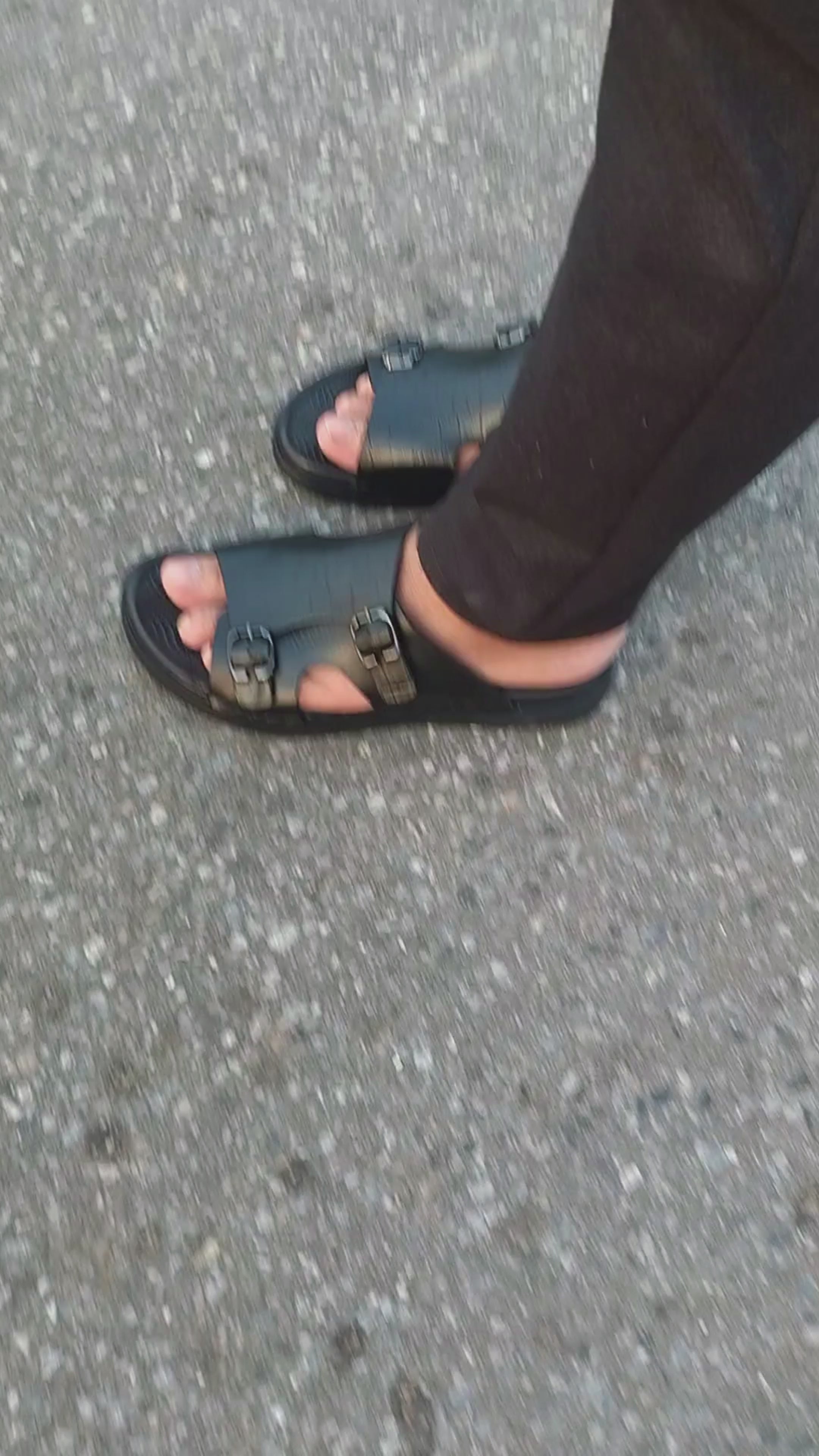 Leather sandal for men
